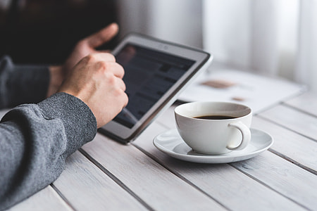 Man using a tablet thumbnail