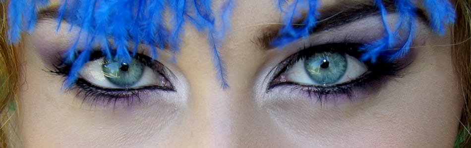 woman's eyes thumbnail