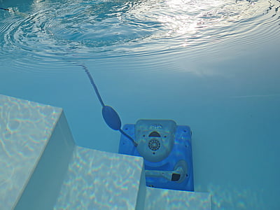 water cleaner in swimming pool thumbnail