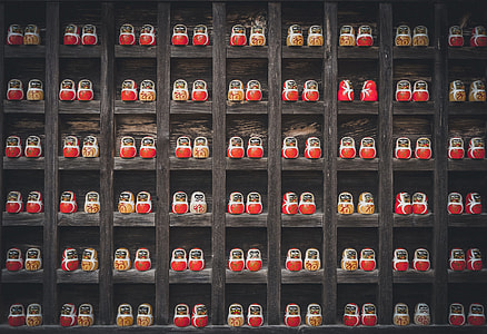 shoes on racks thumbnail