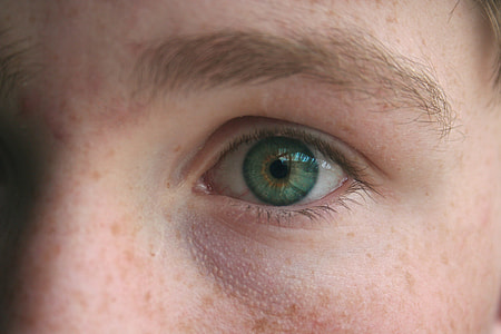 left man eye thumbnail