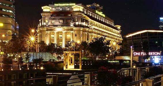 the Fullerton Hotel at night thumbnail