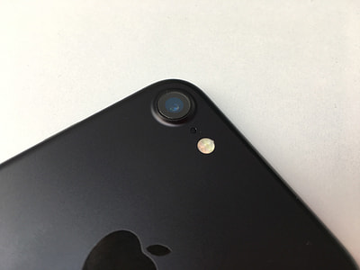black iPhone 8 thumbnail