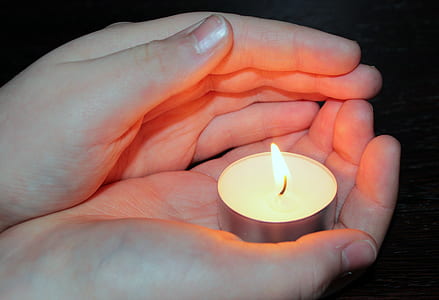 gray candle holder thumbnail
