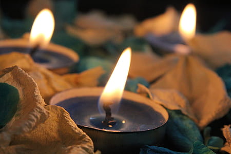 Lighted Candles thumbnail