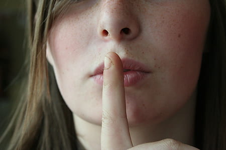 woman focus photo thumbnail