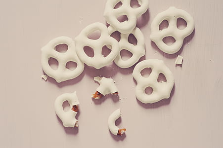 white pretzels thumbnail