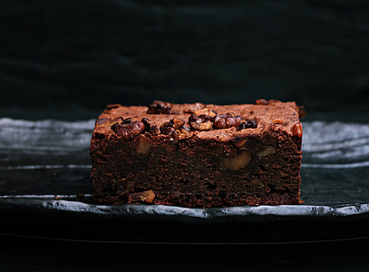 selective photography of chocolate cake with peanuts thumbnail