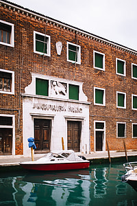 The beautiful and colorful Murano Island, Italy thumbnail