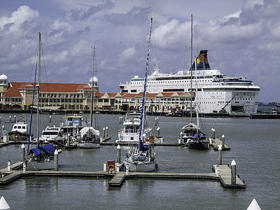Tanjung City Marina with boats in George Town, Malaysia thumbnail