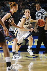 women playing basketball thumbnail