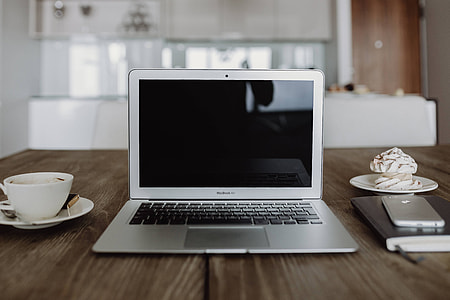 Silver Apple MacBook thumbnail