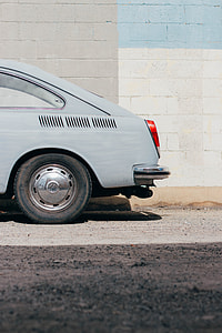 gray Volkswagen vehicle parked on roadside during daytime thumbnail