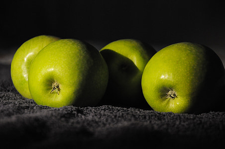 ripe apples thumbnail