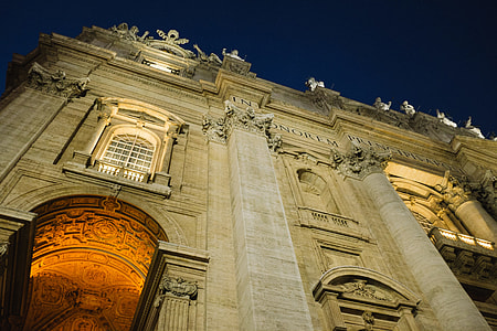 Basilica di San Pietro at night thumbnail