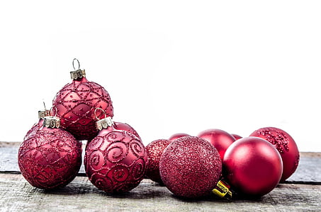 maroon bauble lot thumbnail