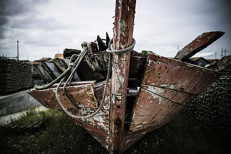macro photography of brown wooden boat thumbnail