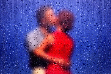 man and woman kissing thumbnail