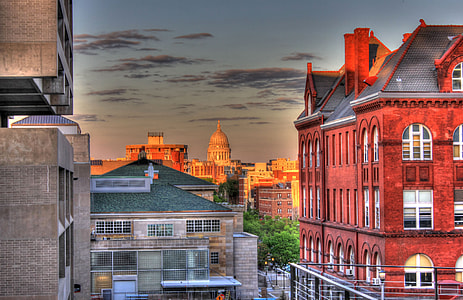 Looking at the capital late afternoon in Madison, Wisconsin thumbnail