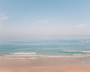 seashore with waves thumbnail