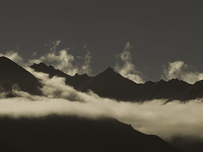 shallow focus photography of white sky thumbnail