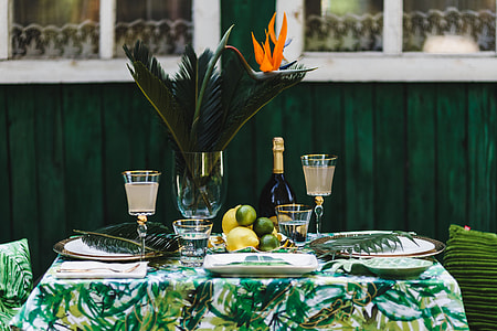 Elegant Exotic Table Decor thumbnail