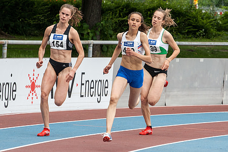 three women running thumbnail
