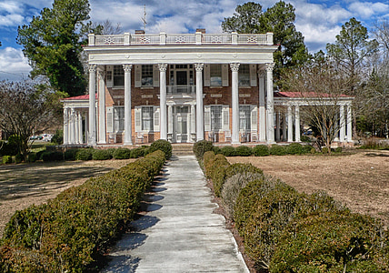 white mansion thumbnail