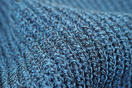 close-up photo of black and green textile thumbnail
