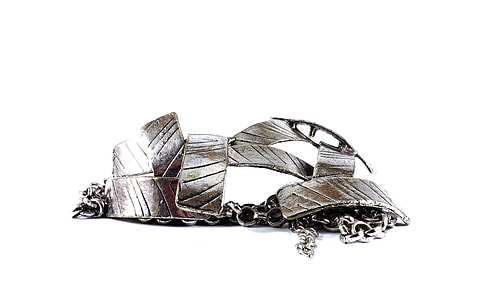 silver jewelries thumbnail