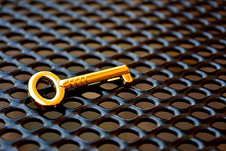 gold-colored skeleton key thumbnail
