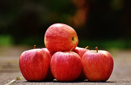 red apple fruits thumbnail
