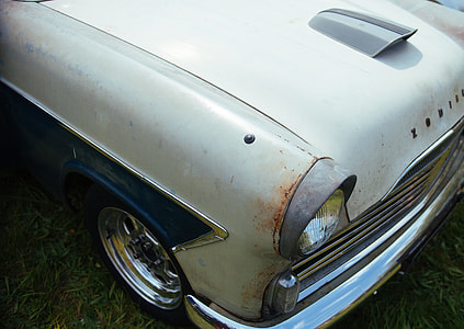 white classic car thumbnail