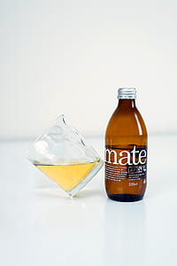 Mate bottle with rocks glass thumbnail
