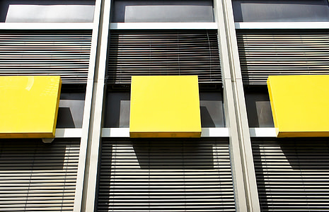 three yellow boxes thumbnail