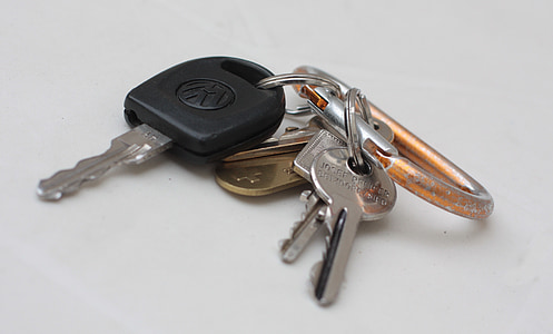 used Volkswagen vehicle key thumbnail