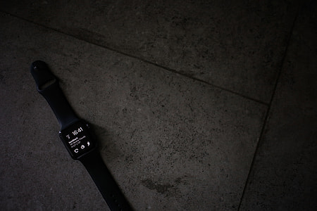 black smart watch thumbnail