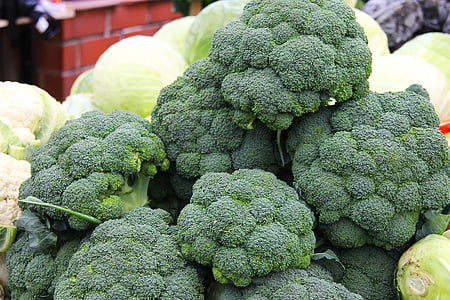 bundle of broccoli thumbnail