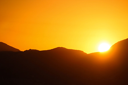silhouette photography of mountain thumbnail