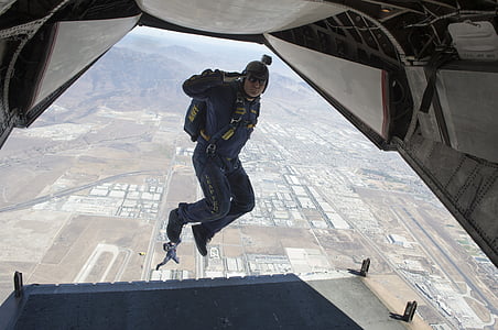 man jumping skydiving thumbnail