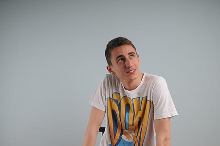 man looking up thumbnail