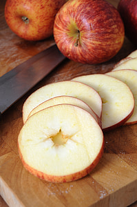 several slices of apple thumbnail