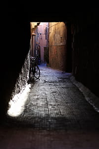 bicycle park near wall thumbnail