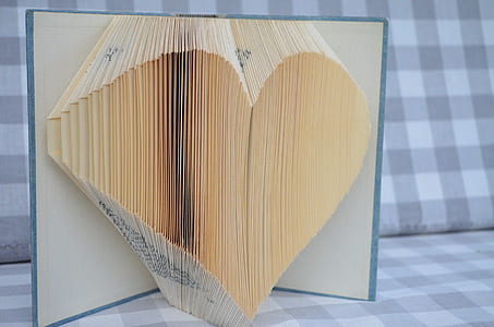 grown paper art book thumbnail