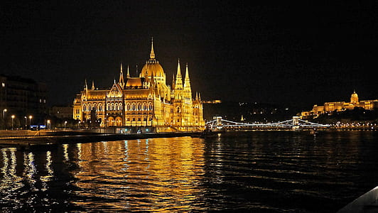 landscape photography of Golden Temple thumbnail