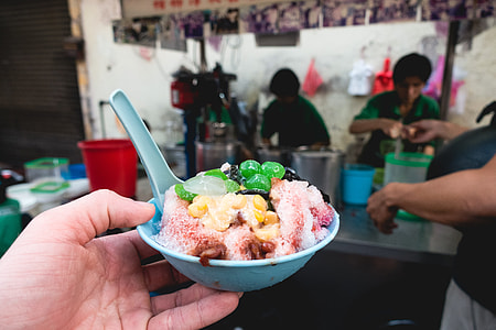 Sweet Malaysian dessert cendol thumbnail