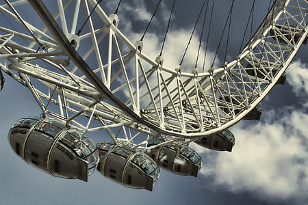 Ferris wheel under blue sky thumbnail