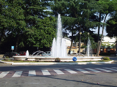 The Fontana di Piazza Giuseppe Garibaldi in Velletri, Italy thumbnail