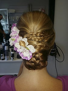 woman wearing white and purple floral hair clip thumbnail