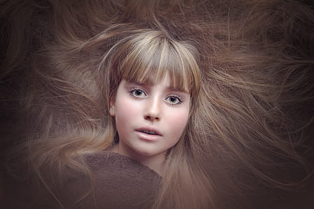 woman's blonde hair thumbnail